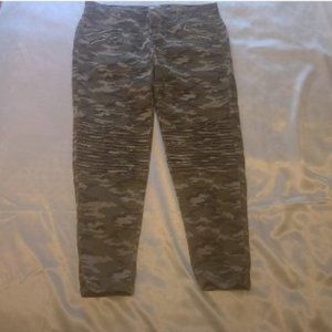 Amp camo Jeans with pleated thighs  size 19  high rise skinny ankles
